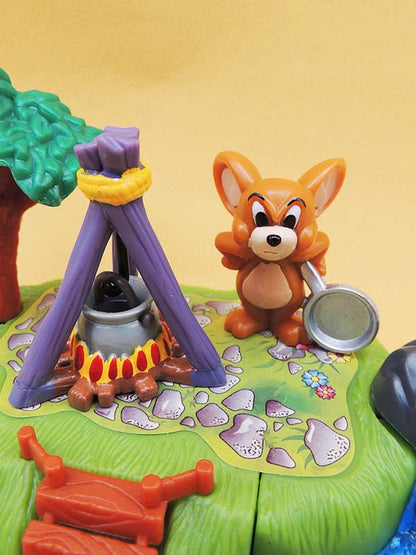 Kinder Maxi - Tom & Jerry Au Camping - Diorama Vintage 1998 Ferrero