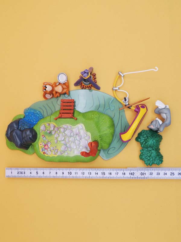 Kinder Maxi - Tom & Jerry Au Camping - Diorama Vintage 1998 Ferrero