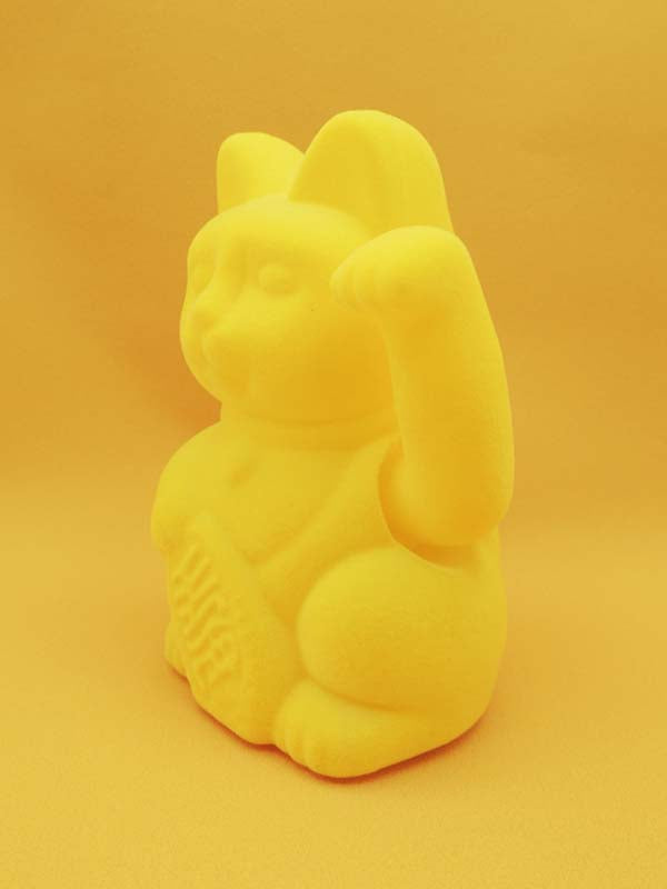 Maneki Neko - Chat Japonais Porte Bonheur - Figurine Jaune Velour Avec Bras Mobile