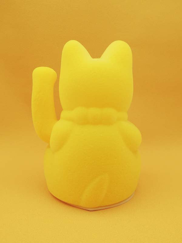 Maneki Neko - Chat Japonais Porte Bonheur - Figurine Jaune Velour Avec Bras Mobile