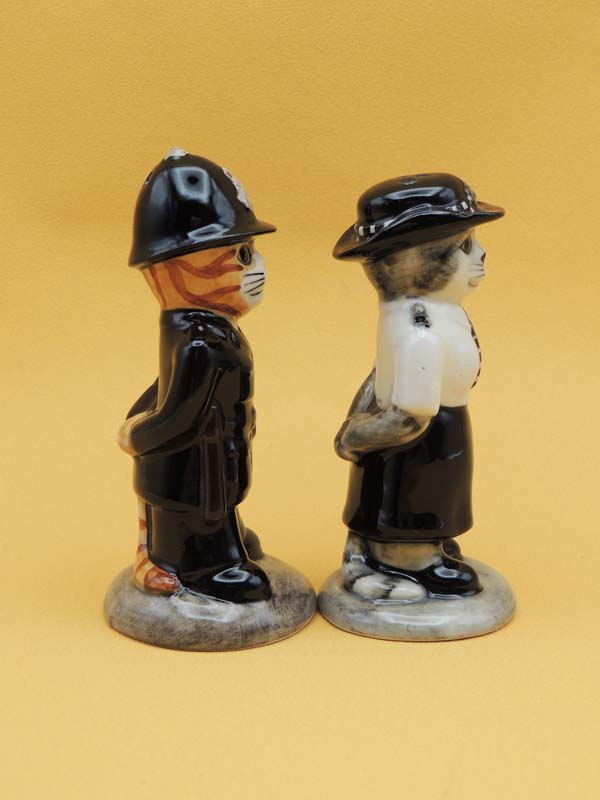 Salière et Poivrière Bobbies - Policiers Anglais Chat En Céramique