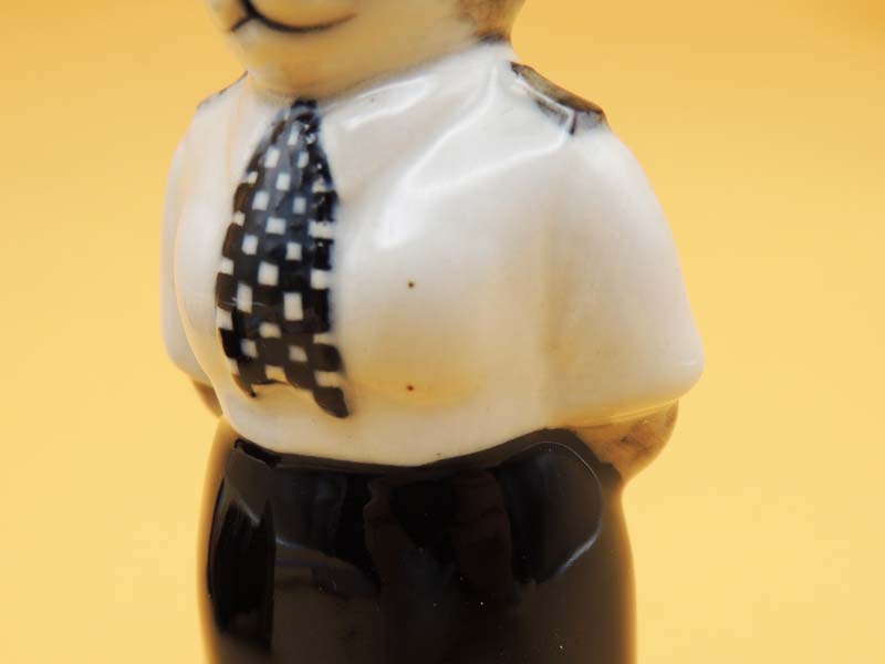 Salière et Poivrière Bobbies - Policiers Anglais Chat En Céramique